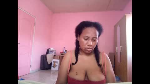 Snapshot of eirondra_valeen chatting on 01-13-26, 10:42 Eirondra Valeen online show from 01-13-26, 10:42