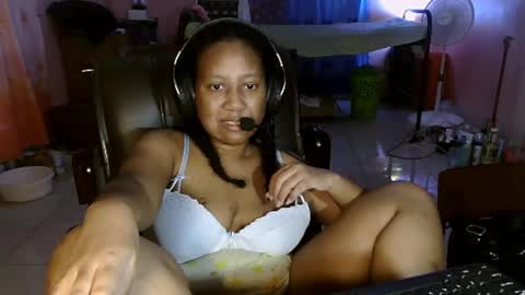 Snapshot of eirondra_valeen chatting on 02-11-26, 11:32 Eirondra Valeen online show from 02-11-26, 11:32