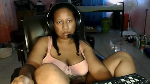 Snapshot of eirondra_valeen chatting on 03-04-26, 11:55 Eirondra Valeen online show from 03-04-26, 11:55