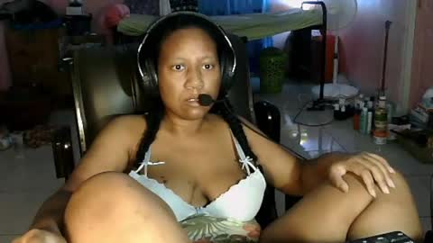 Snapshot of eirondra_valeen chatting on 03-08-26, 02:04 Eirondra Valeen online show from 03-08-26, 02:04