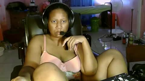 Snapshot of eirondra_valeen chatting on 03-11-26, 12:38 Eirondra Valeen online show from 03-11-26, 12:38