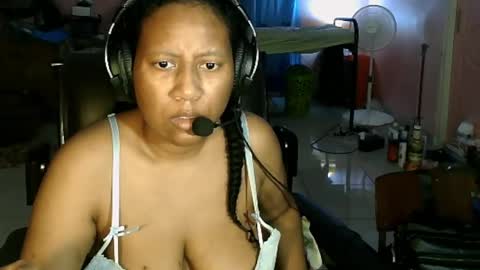 Snapshot of eirondra_valeen chatting on 03-12-26, 11:44 Eirondra Valeen online show from 03-12-26, 11:44