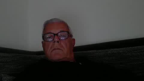 Snapshot of eisbaer1957 chatting on 10-12-25, 04:06 eisbaer1957 online show from 10-12-25, 04:06