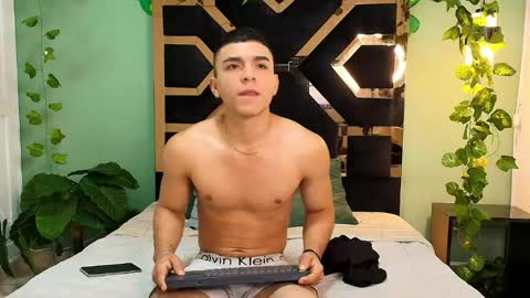 Snapshot of el_jefe32 chatting on 05-13-26, 01:41 jonathan online show from 05-13-26, 01:41