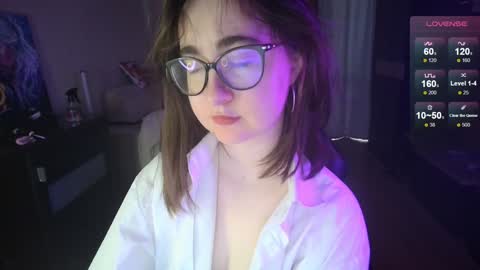 Snapshot of el_sweety chatting on 12-12-24, 10:02 If you like it when I meow give me a thumbs up online show from 12-12-24, 10:02