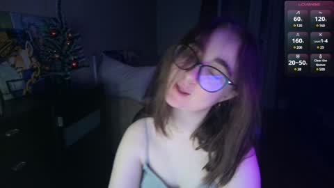 Snapshot of el_sweety chatting on 12-28-24, 04:52 If you like it when I meow give me a thumbs up online show from 12-28-24, 04:52