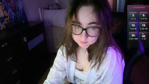 Snapshot of el_sweety chatting on 01-02-25, 11:31 If you like it when I meow give me a thumbs up online show from 01-02-25, 11:31