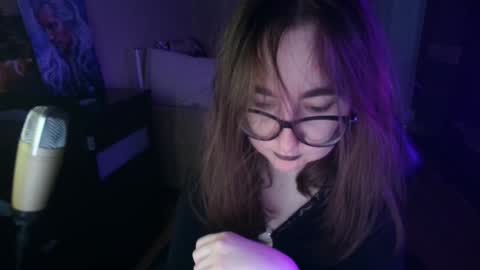 Snapshot of el_sweety chatting on 01-20-25, 01:32 If you like it when I meow give me a thumbs up online show from 01-20-25, 01:32