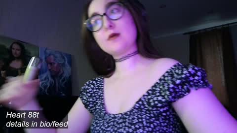 Snapshot of el_sweety chatting on 02-07-25, 02:04 If you like it when I meow give me a thumbs up online show from 02-07-25, 02:04