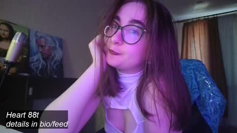 Snapshot of el_sweety chatting on 02-13-25, 01:59 If you like it when I meow give me a thumbs up online show from 02-13-25, 01:59