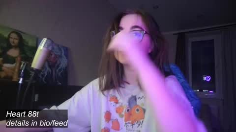 Snapshot of el_sweety chatting on 02-13-25, 05:44 If you like it when I meow give me a thumbs up online show from 02-13-25, 05:44