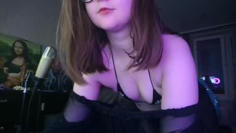 Snapshot of el_sweety chatting on 02-14-25, 04:20 If you like it when I meow give me a thumbs up online show from 02-14-25, 04:20