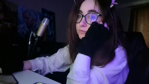 Snapshot of el_sweety chatting on 03-03-25, 03:42 If you like it when I meow give me a thumbs up online show from 03-03-25, 03:42