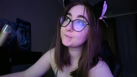 Snapshot of el_sweety chatting on 03-04-25, 03:59 If you like it when I meow give me a thumbs up online show from 03-04-25, 03:59