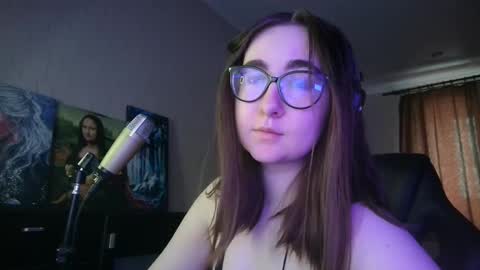 Snapshot of el_sweety chatting on 03-11-25, 12:06 If you like it when I meow give me a thumbs up online show from 03-11-25, 12:06