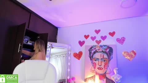 Snapshot of ela_ps chatting on 03-04-25, 12:01 LOREIN online show from 03-04-25, 12:01