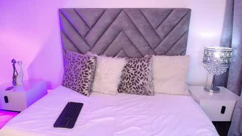 Snapshot of elaa_queen chatting on 02-26-26, 04:39 elaa_queen online show from 02-26-26, 04:39