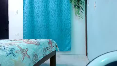 Snapshot of eladyrous98 chatting on 10-16-25, 01:12 ladi online show from 10-16-25, 01:12