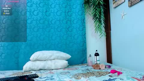 Snapshot of eladyrous98 chatting on 10-22-25, 01:44 ladi online show from 10-22-25, 01:44