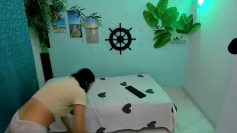 Snapshot of eladyrous98 chatting on 11-10-25, 08:13 ladi online show from 11-10-25, 08:13