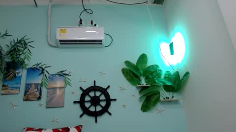 Snapshot of eladyrous98 chatting on 12-04-25, 02:15 ladi online show from 12-04-25, 02:15