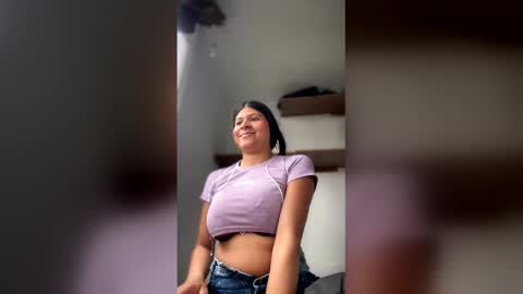 Snapshot of elahia__marquez chatting on 01-05-26, 06:33 Elahia online show from 01-05-26, 06:33