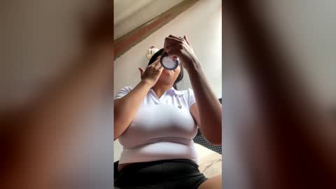 Snapshot of elahia__marquez chatting on 01-11-26, 06:57 Elahia online show from 01-11-26, 06:57