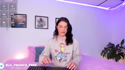 Snapshot of elaia_franc chatting on 01-18-26, 07:28 Elaia franco online show from 01-18-26, 07:28