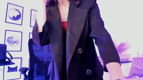 Snapshot of elainebeness chatting on 12-14-24, 01:06 Your sweet girl online show from 12-14-24, 01:06