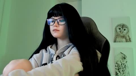 Snapshot of elainebeness chatting on 12-15-24, 04:26 Your sweet girl online show from 12-15-24, 04:26