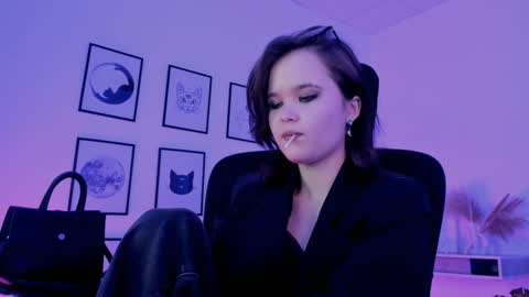 Snapshot of elainebeness chatting on 12-18-24, 02:10 Your sweet girl online show from 12-18-24, 02:10