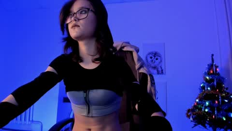 Snapshot of elainebeness chatting on 12-21-24, 02:09 Your sweet girl online show from 12-21-24, 02:09