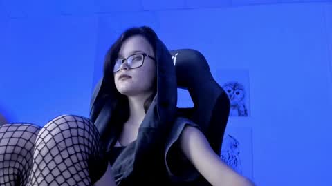 Snapshot of elainebeness chatting on 12-25-24, 02:14 Your sweet girl online show from 12-25-24, 02:14