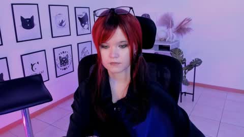 Snapshot of elainebeness chatting on 01-08-25, 01:42 Your sweet girl online show from 01-08-25, 01:42