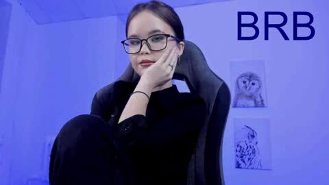 Snapshot of elainebeness chatting on 01-14-25, 07:32 Your sweet girl online show from 01-14-25, 07:32