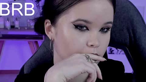 Snapshot of elainebeness chatting on 01-15-25, 10:24 Your sweet girl online show from 01-15-25, 10:24