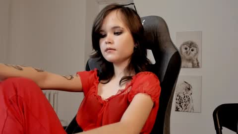 Snapshot of elainebeness chatting on 01-22-25, 01:42 Your sweet girl online show from 01-22-25, 01:42