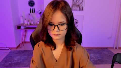 Snapshot of elainebeness chatting on 01-25-25, 07:28 Your sweet girl online show from 01-25-25, 07:28