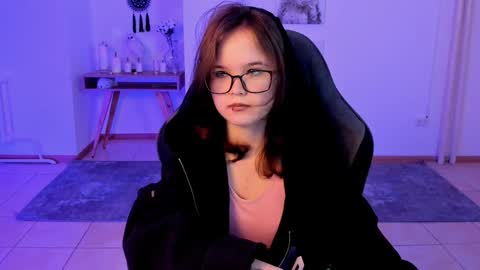 Snapshot of elainebeness chatting on 02-01-25, 10:23 Your sweet girl online show from 02-01-25, 10:23