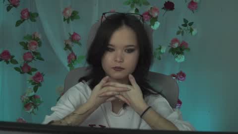 Snapshot of elainebeness chatting on 02-07-25, 07:27 Your sweet girl online show from 02-07-25, 07:27