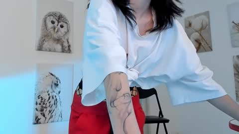 Snapshot of elainebeness chatting on 02-08-25, 01:54 Your sweet girl online show from 02-08-25, 01:54