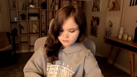 Snapshot of elainebeness chatting on 09-21-25, 10:11 Your sweet girl online show from 09-21-25, 10:11