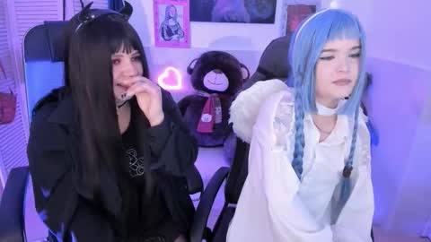 Snapshot of elainebeness chatting on 09-27-25, 11:10 Your sweet girl online show from 09-27-25, 11:10