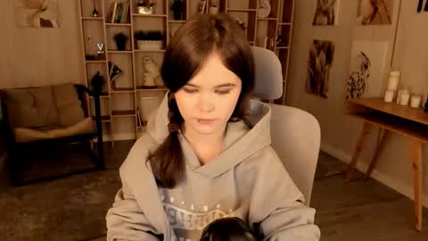 Snapshot of elainebeness chatting on 10-03-25, 07:22 Your sweet girl online show from 10-03-25, 07:22