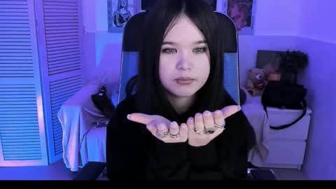 Snapshot of elainebeness chatting on 10-26-25, 12:16 Your sweet girl online show from 10-26-25, 12:16