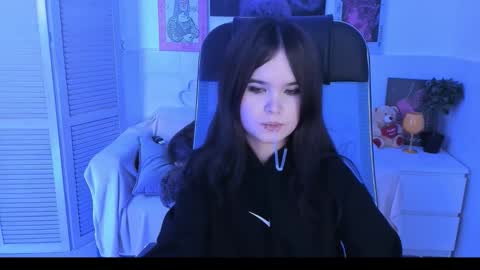 Snapshot of elainebeness chatting on 11-01-25, 07:49 Your sweet girl online show from 11-01-25, 07:49