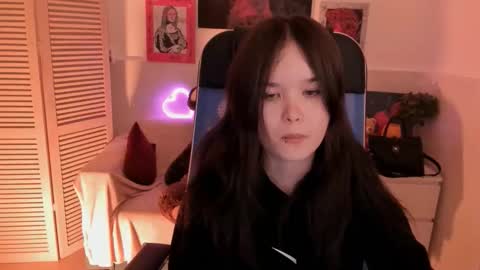 Snapshot of elainebeness chatting on 11-06-25, 07:26 Your sweet girl online show from 11-06-25, 07:26