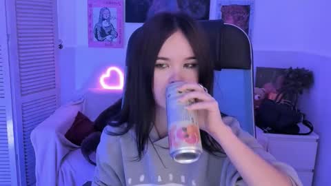 Snapshot of elainebeness chatting on 11-09-25, 08:56 Your sweet girl online show from 11-09-25, 08:56