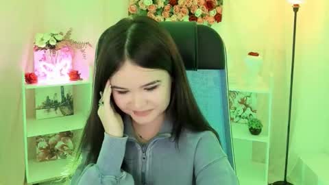 Snapshot of elainebeness chatting on 11-15-25, 10:26 Your sweet girl online show from 11-15-25, 10:26