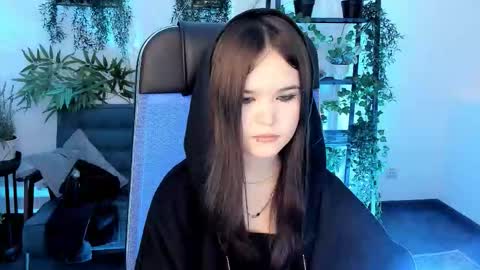 Snapshot of elainebeness chatting on 11-22-25, 09:47 Your sweet girl online show from 11-22-25, 09:47